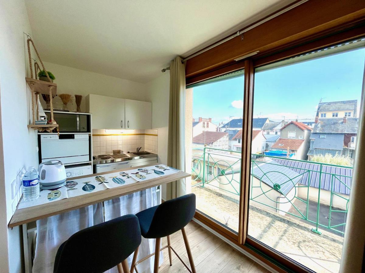 Salm, Coquet Studio Avec Balcon Ouistreham Exterior foto