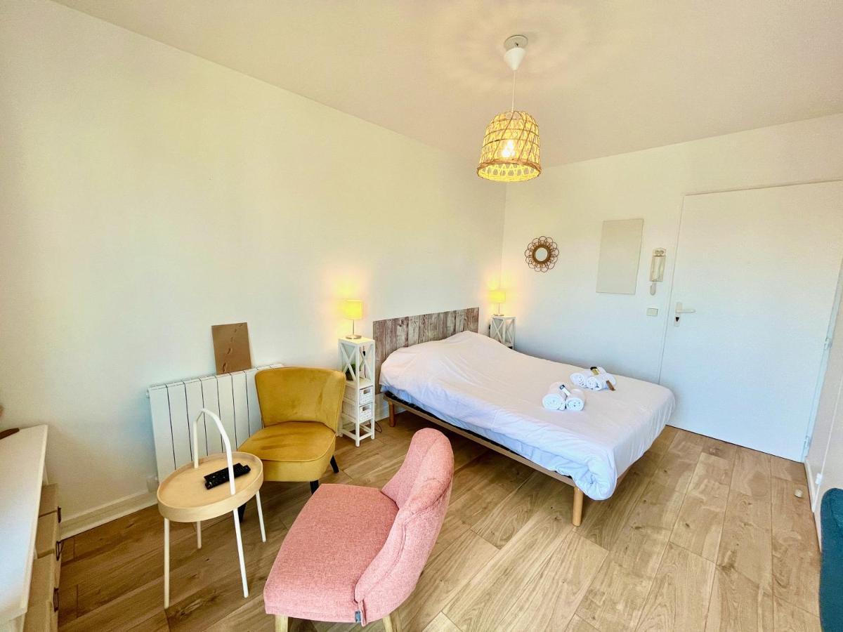Salm, Coquet Studio Avec Balcon Ouistreham Exterior foto